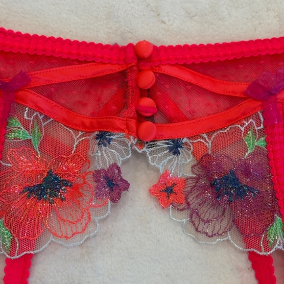 New! For Love and Lemons Zinnia Red Floral Garter Belt Neon 31667 - Picture 5 of 12